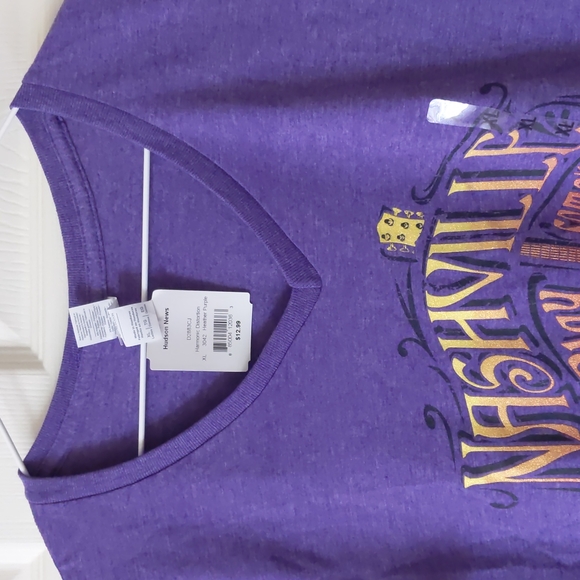 V neck Tee - Picture 3 of 3